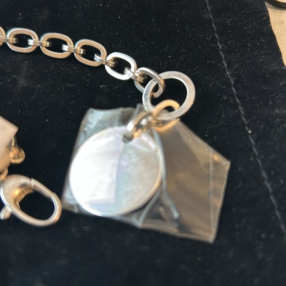 Gucci Brand New Silver Bracelet with dust bag and box - Picture 15 of 16